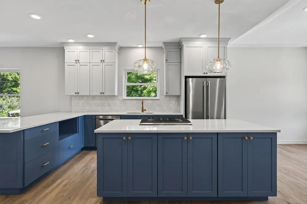 2357 7th Ave E North Saint Paul, MN 55109
