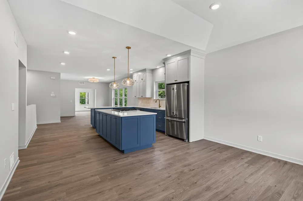 2357 7th Ave E North Saint Paul, MN 55109