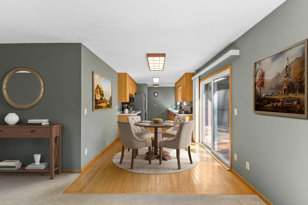 4212 Desoto Street Vadnais Heights, MN 55127