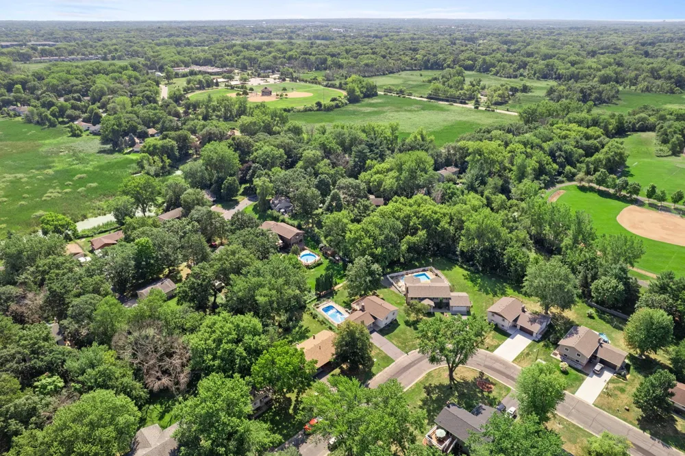 4212 Desoto Street Vadnais Heights, MN 55127