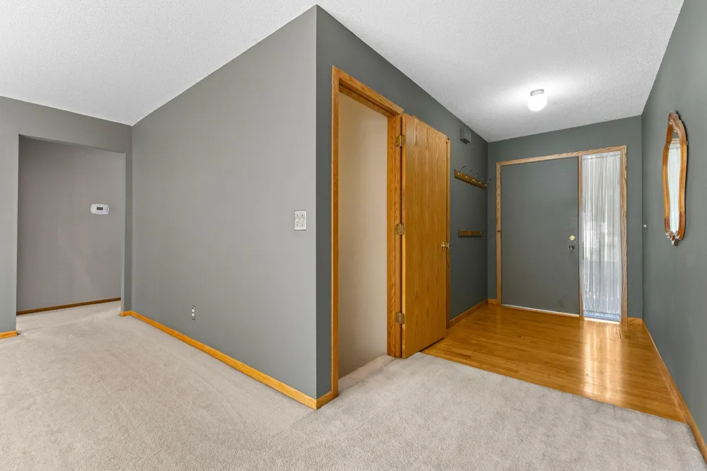 4212 Desoto Street Vadnais Heights, MN 55127