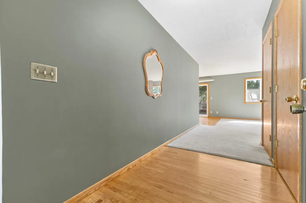 4212 Desoto Street Vadnais Heights, MN 55127