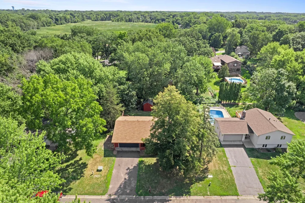 4212 Desoto Street Vadnais Heights, MN 55127