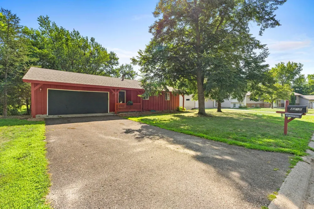 4212 Desoto Street Vadnais Heights, MN 55127