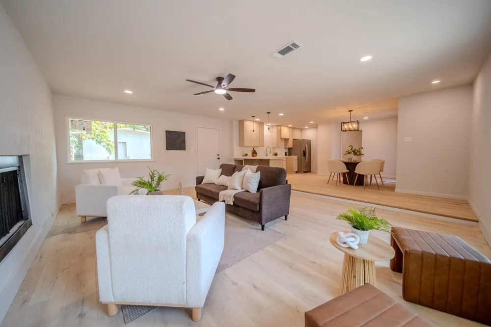 821 Lexington Drive Lancaster, TX 75134