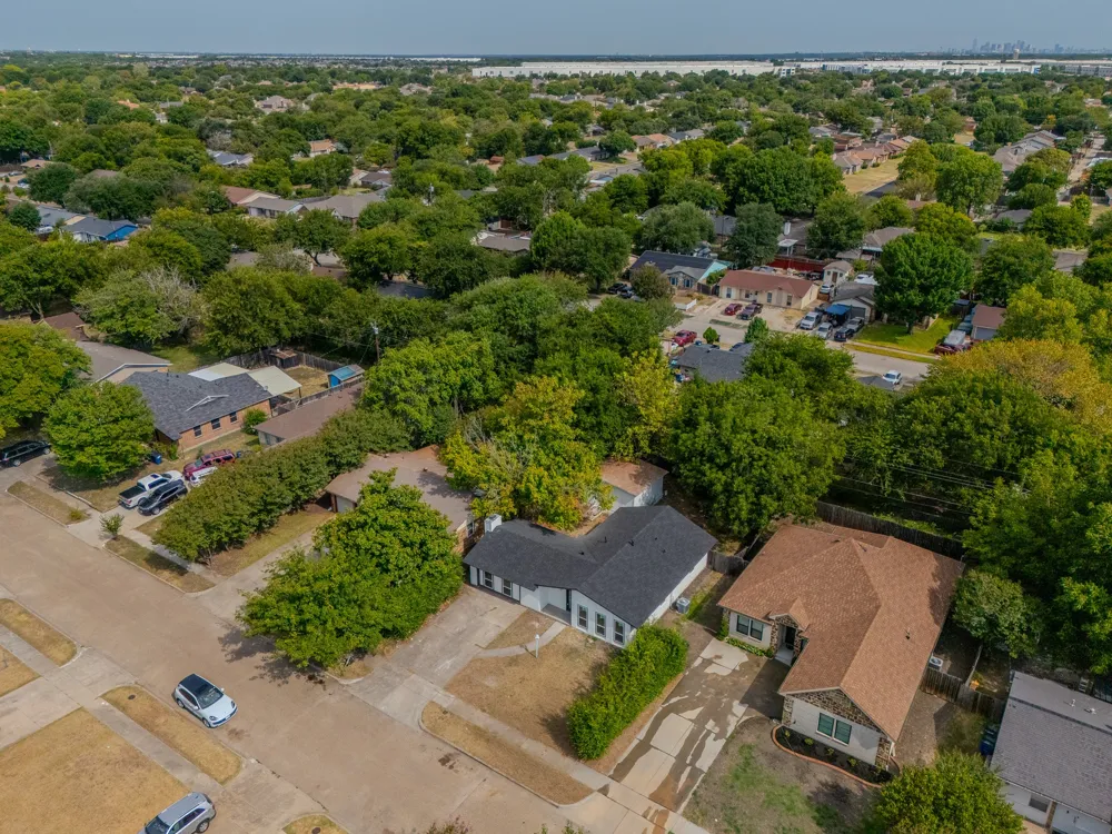 821 Lexington Drive Lancaster, TX 75134