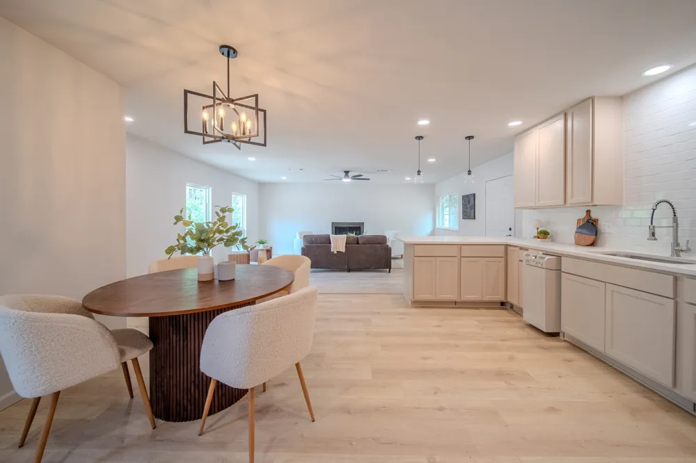 821 Lexington Drive Lancaster, TX 75134