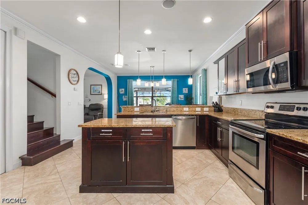 Rutland Court Cape Coral, FL 33904
