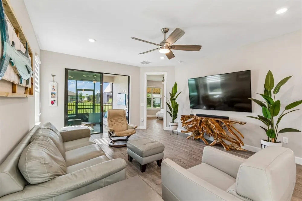 779 VIA COMO ST Poinciana, FL 34759