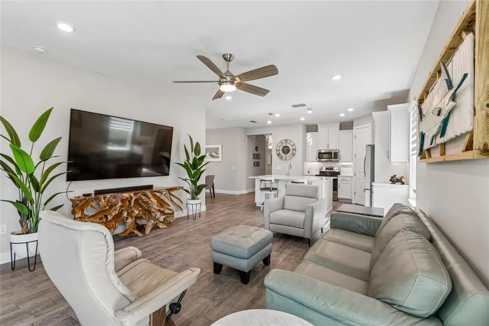 779 VIA COMO ST Poinciana, FL 34759