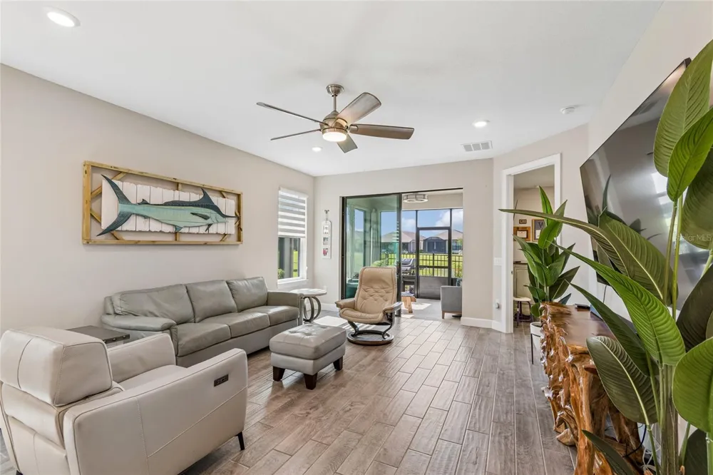 779 VIA COMO ST Poinciana, FL 34759