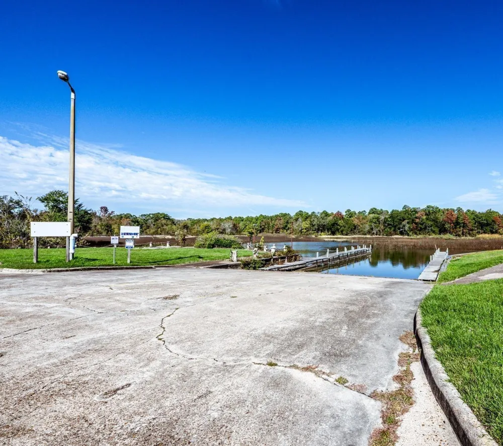 Queenswood Plaza Huntsville, TX 77320