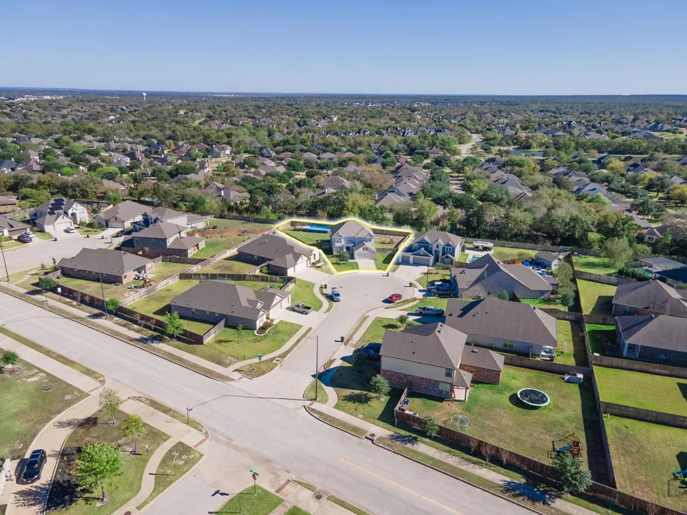 4105 Gregg Court College Station, TX 77845