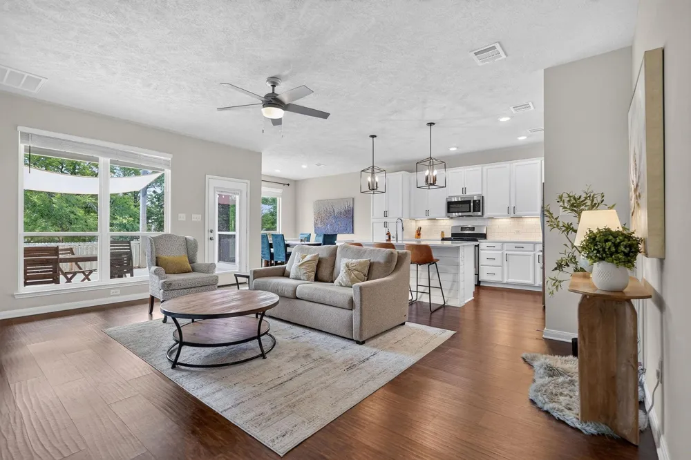4105 Gregg Court College Station, TX 77845