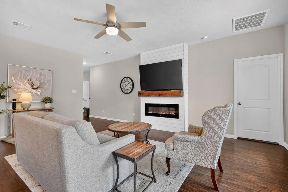 4105 Gregg Court College Station, TX 77845