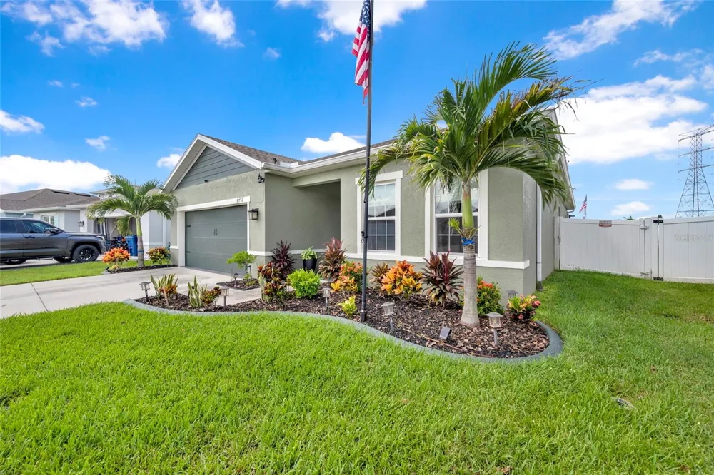 8792 PRAIRIE CREEK DRIVE New Port Richey, FL 34655