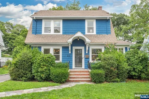 22 Euclid Place