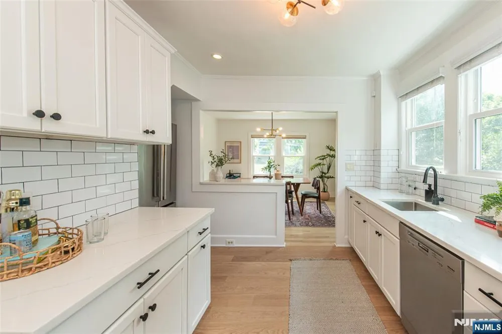22 Euclid Place Montclair, NJ 07042