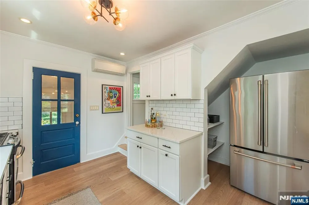 22 Euclid Place Montclair, NJ 07042