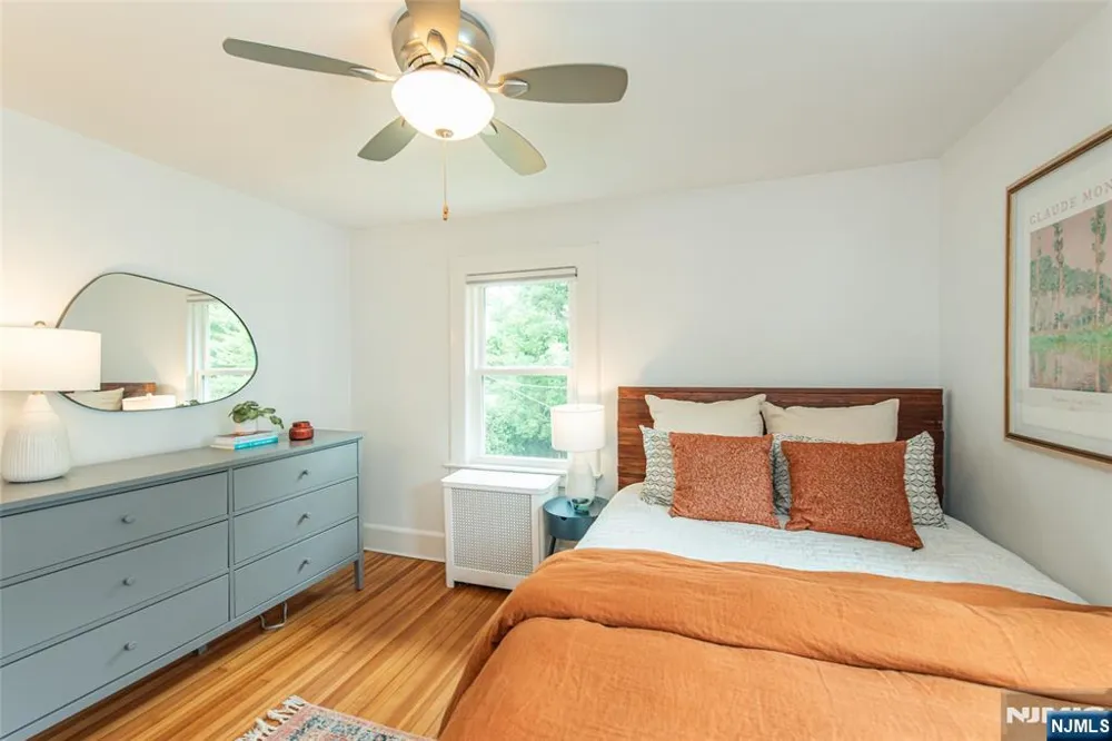 22 Euclid Place Montclair, NJ 07042