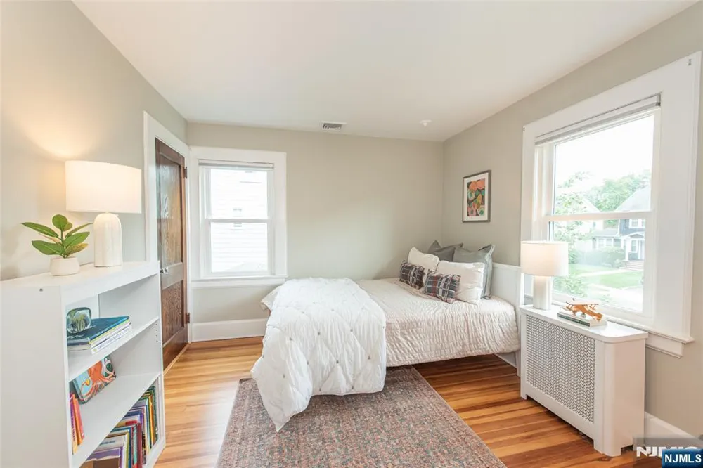22 Euclid Place Montclair, NJ 07042