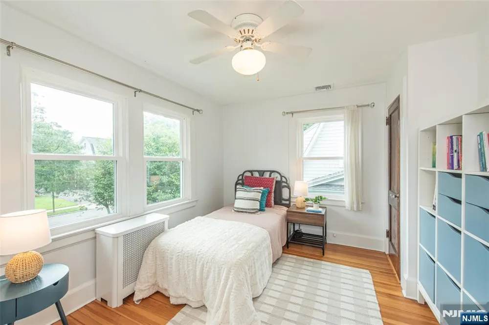 22 Euclid Place Montclair, NJ 07042