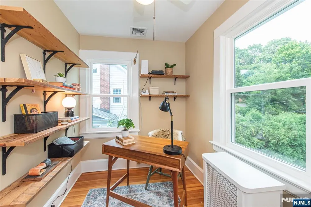 22 Euclid Place Montclair, NJ 07042