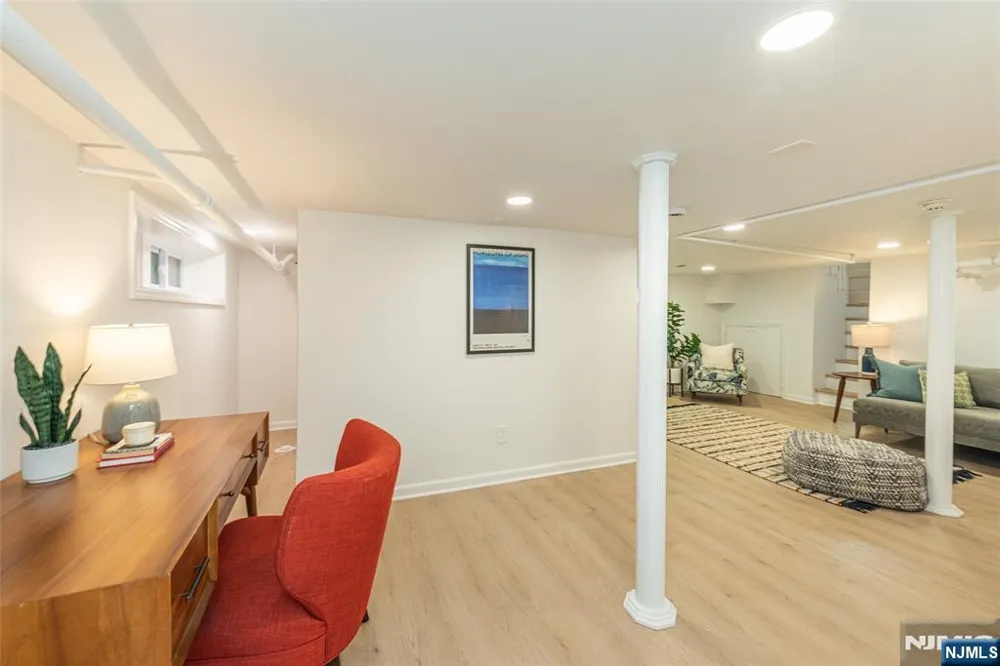 22 Euclid Place Montclair, NJ 07042