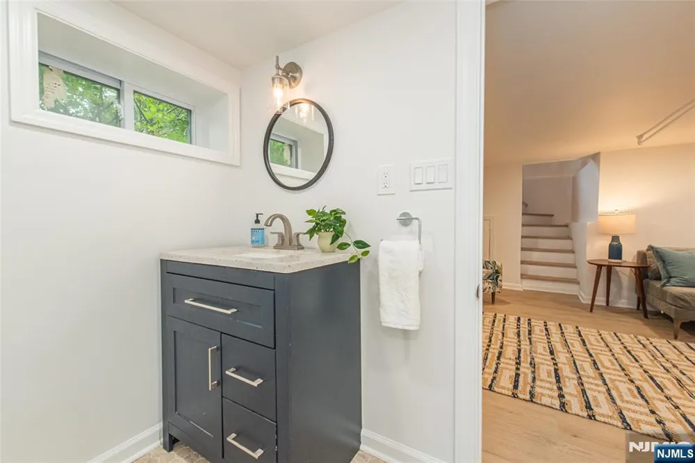 22 Euclid Place Montclair, NJ 07042