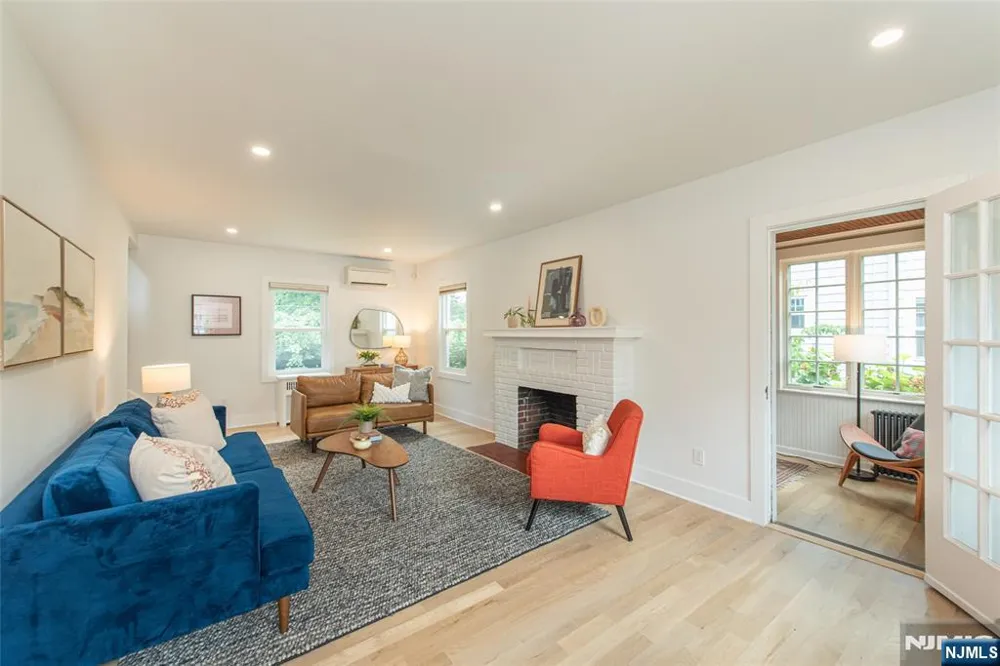 22 Euclid Place Montclair, NJ 07042
