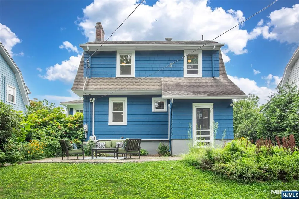 22 Euclid Place Montclair, NJ 07042