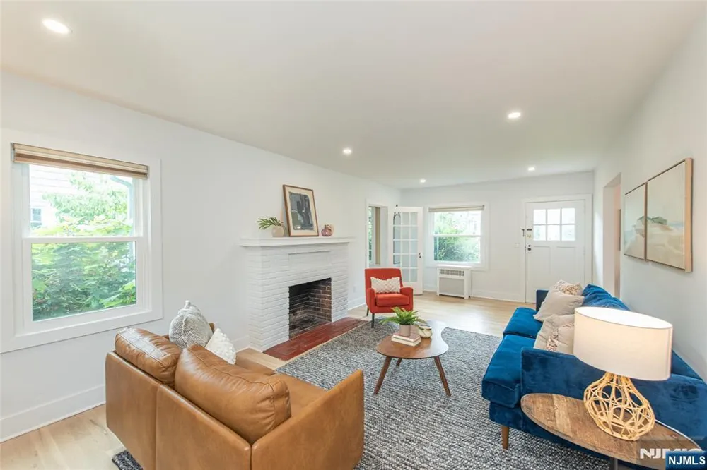 22 Euclid Place Montclair, NJ 07042
