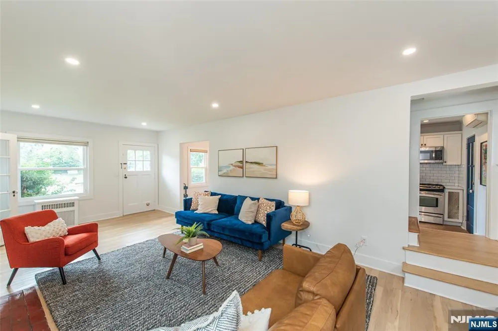 22 Euclid Place Montclair, NJ 07042