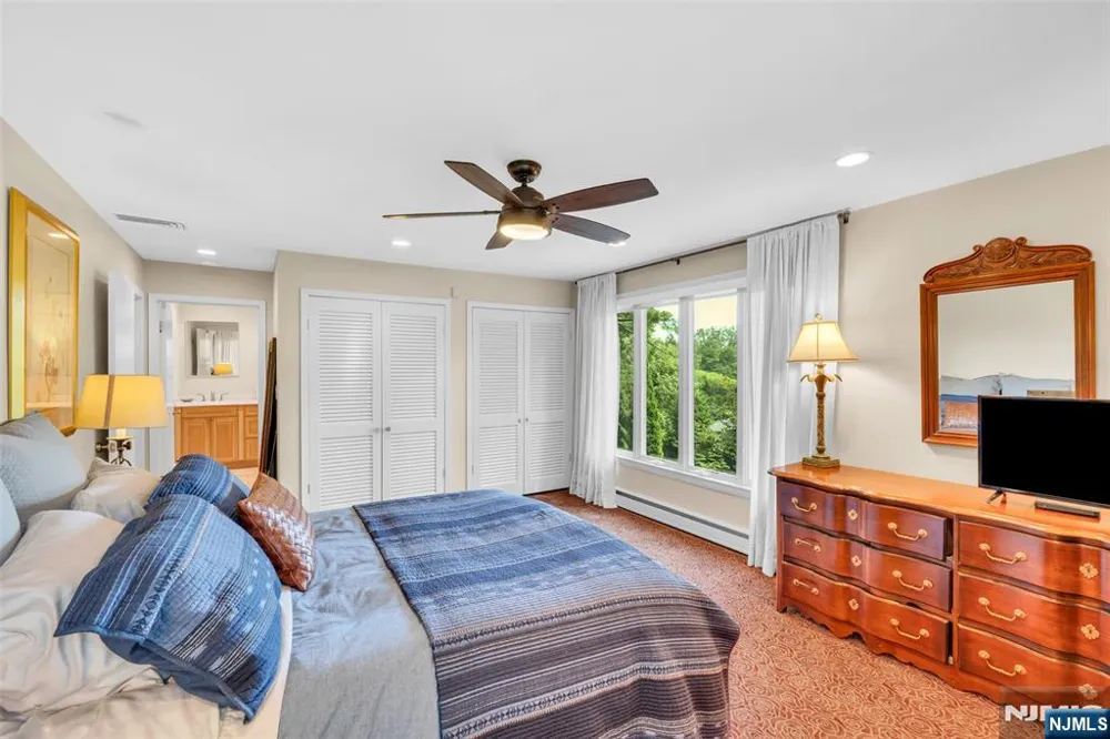 1 Driftway Street Roseland, NJ 07068