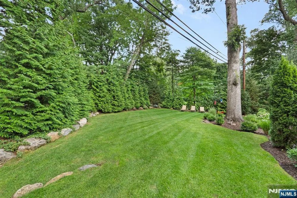 1 Driftway Street Roseland, NJ 07068