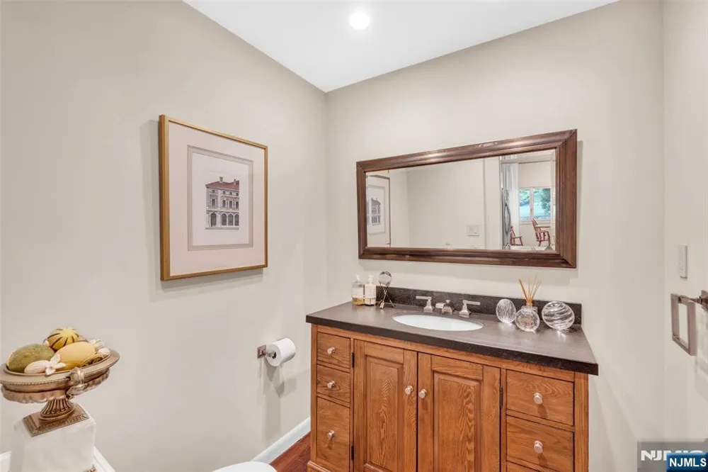 1 Driftway Street Roseland, NJ 07068