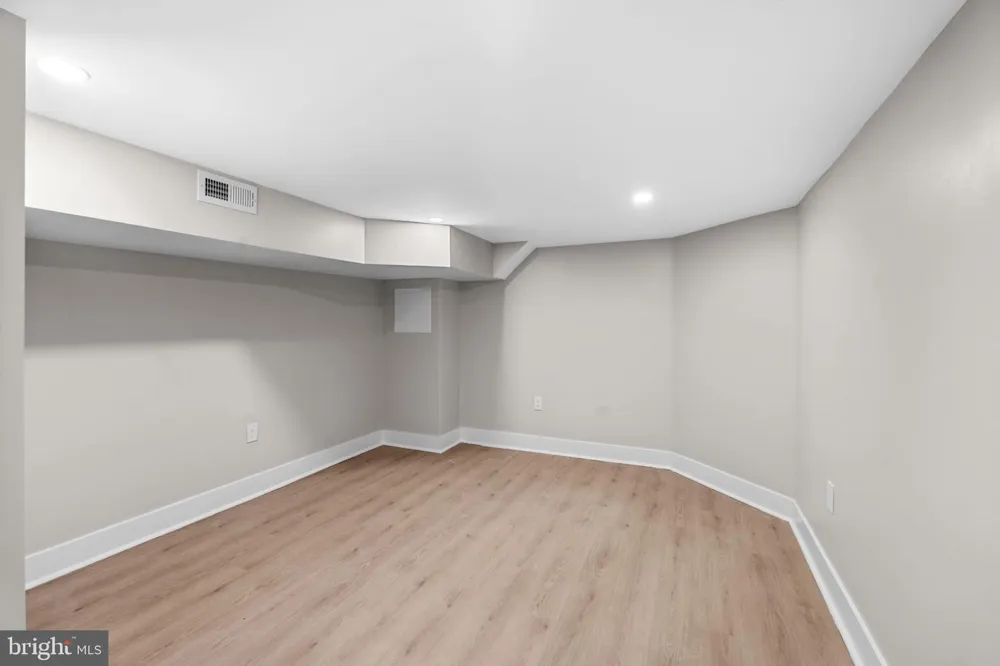 4259 SALMON STREET Philadelphia, PA 19137