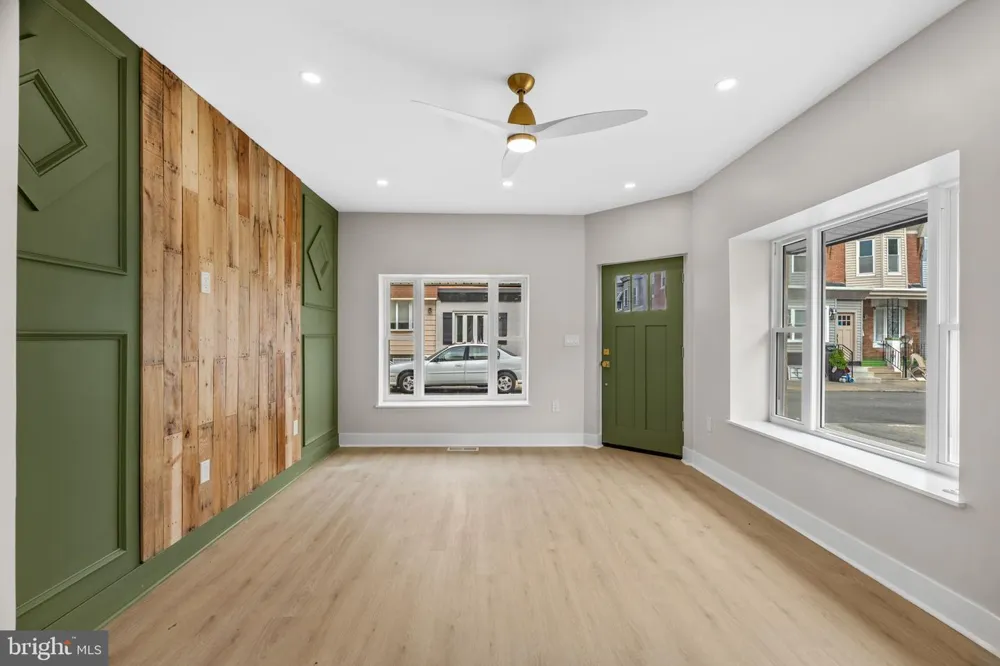 4259 SALMON STREET Philadelphia, PA 19137