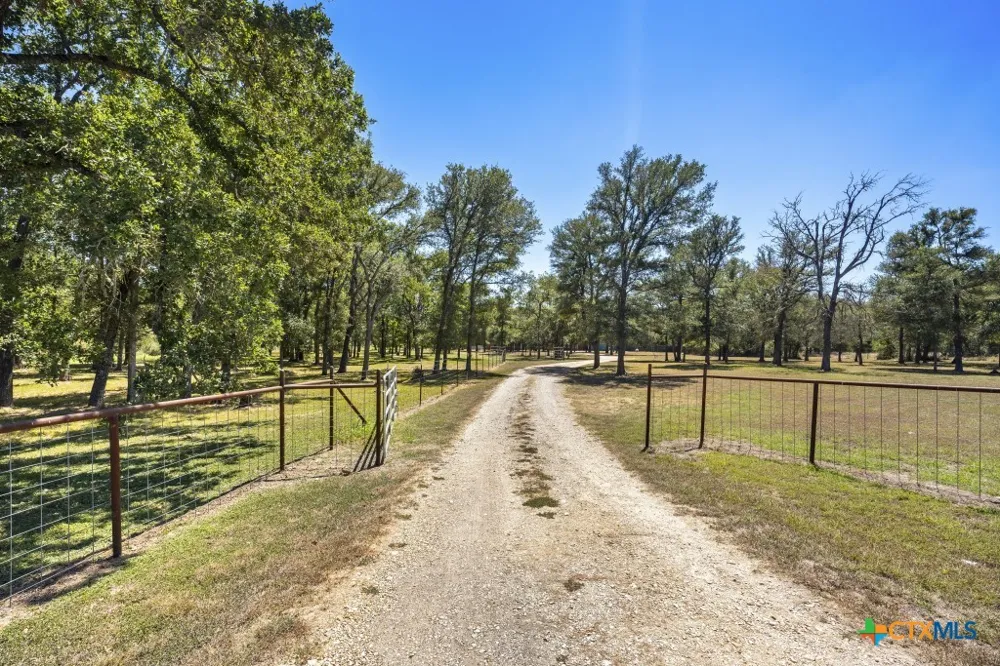 15375 FM 487 Thorndale, TX 76577