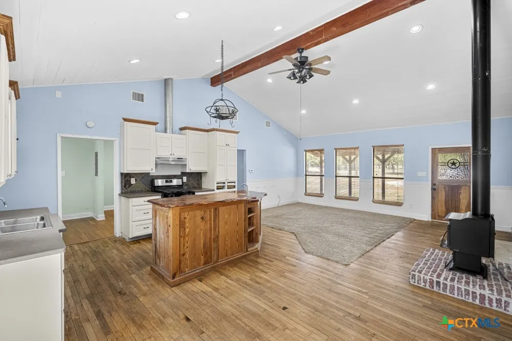 15375 FM 487 Thorndale, TX 76577