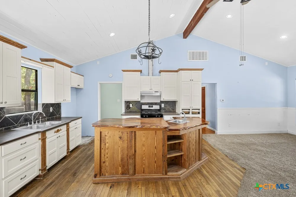 15375 FM 487 Thorndale, TX 76577