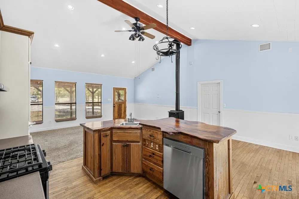 15375 FM 487 Thorndale, TX 76577