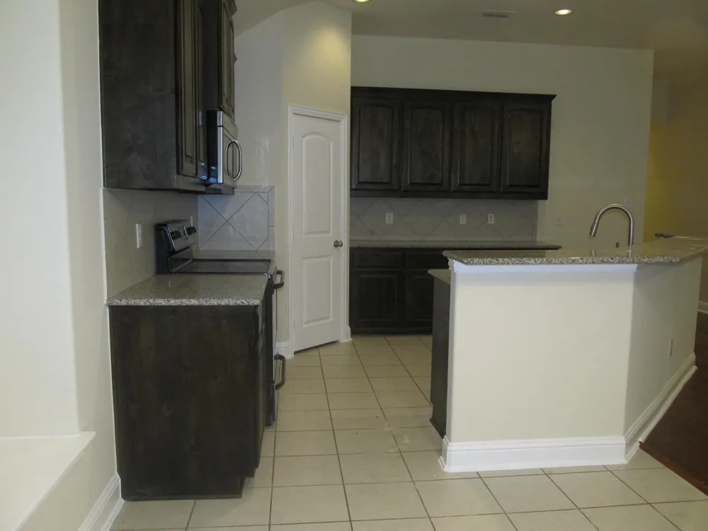 4024 Eric Drive Heartland, TX 75126