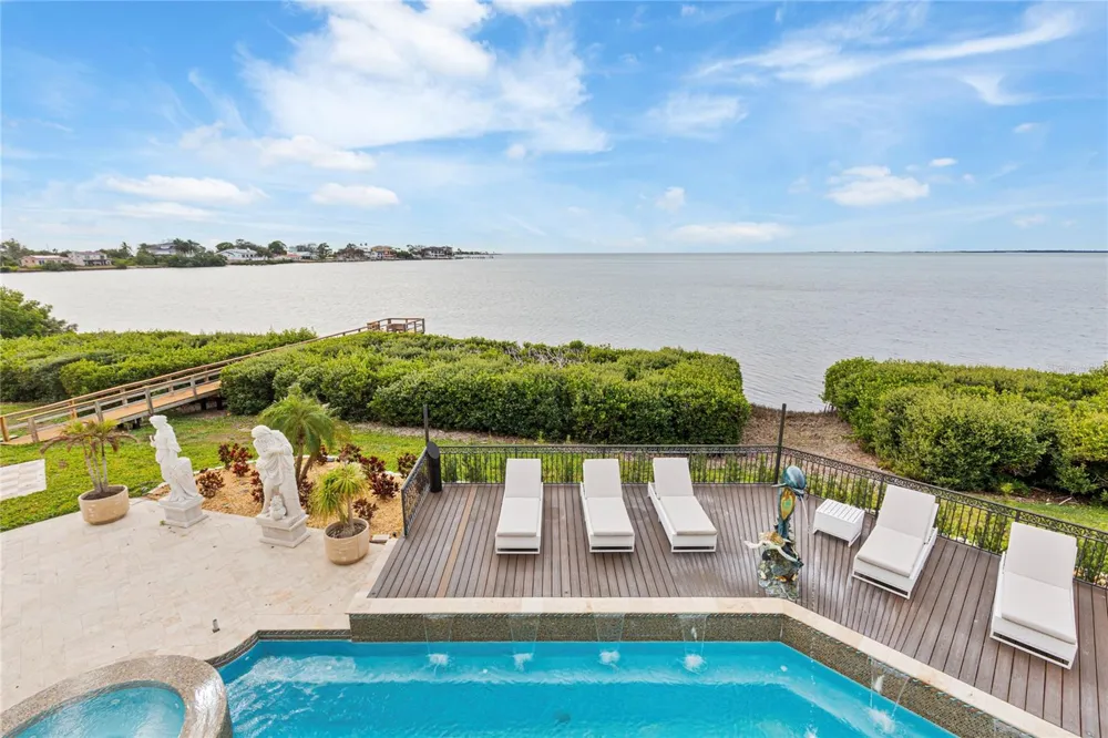 2115 ALEXIS COURT Tarpon Springs, FL 34689