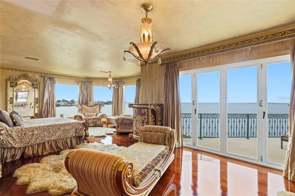 2115 ALEXIS COURT Tarpon Springs, FL 34689