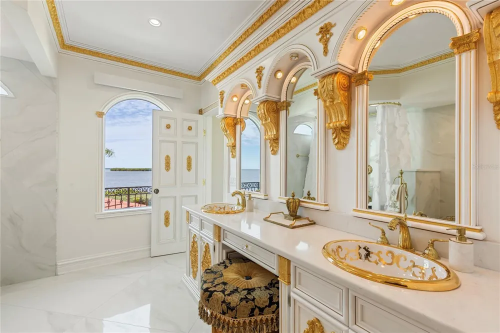 2115 ALEXIS COURT Tarpon Springs, FL 34689