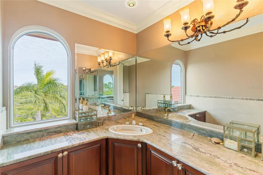 2115 ALEXIS COURT Tarpon Springs, FL 34689