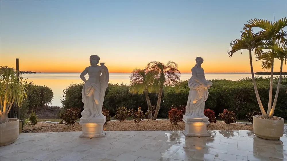 2115 ALEXIS COURT Tarpon Springs, FL 34689