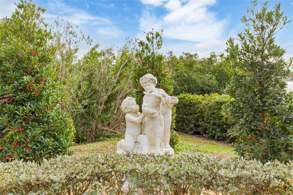 2115 ALEXIS COURT Tarpon Springs, FL 34689