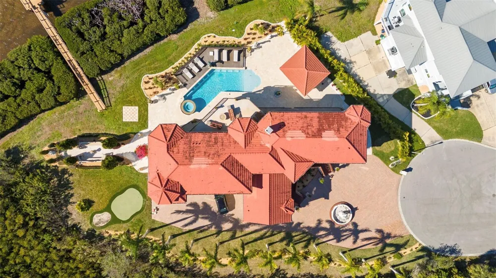 2115 ALEXIS COURT Tarpon Springs, FL 34689